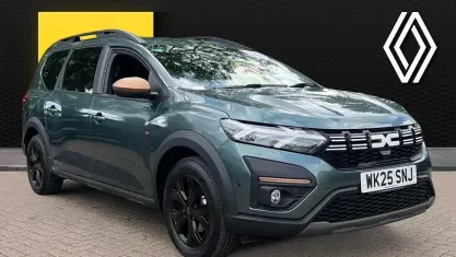 Used Dacia Jogger Extreme 141 HP (103 kW) 2025 Green MPV