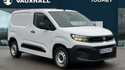 Used Vauxhall Combo S 102 HP (75 kW) 2024 White MPV