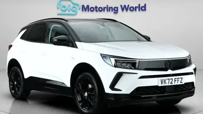 Used Vauxhall Grandland X GS Line 131 HP (96 kW) 2022 White SUV