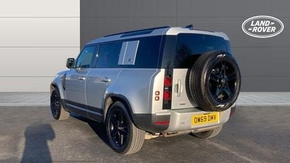 Używany Land Rover Defender SE 241 KM (177 kW) 2020 Srebrny SUV