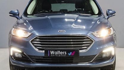 Begagnad Ford Mondeo Titanium 188 HK (138 kW) 2020 Blå Kombi