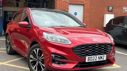 Usado Ford Kuga ST-Line X 150 HP (110 kW) 2023 SUV