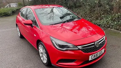 Used Vauxhall Astra 110 HP (80 kW) 2016 Red Hatchback