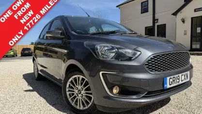Usado Ford Ka Plus Zetec 86 CV (63 kW) 2019 Gris Utilitario