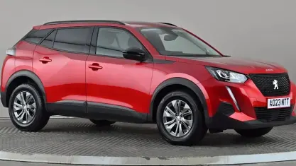 Used Peugeot 2008 Active+ 101 HP (74 kW) 2023 Red SUV