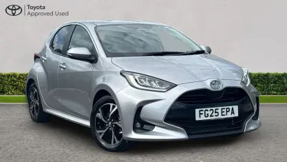 Used Toyota Yaris Design 116 HP (85 kW) 2025 Silver metallic Hatchback