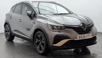 Grey/black Used 2024 Renault Captur Engineered SUV | £17,550 (Fair price)