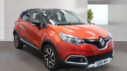 Used Renault Captur Signature 90 HP (66 kW) 2016 Red SUV