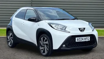 Used Toyota Aygo X 72 HP (52 kW) 2024 White SUV