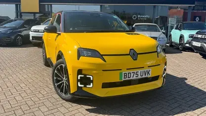 New Renault 5 E-Tech Iconic 110 kW (150 HP) 2025 Yellow Hatchback