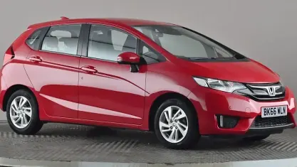 Used Honda Jazz SE 102 HP (75 kW) 2016 Red Hatchback