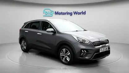 Używany Kia Niro 141 KM (103 kW) 2019 Szary SUV