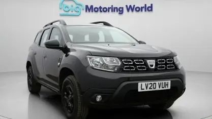 Begagnad Dacia Duster Essentiel 101 HK (74 kW) 2020 Svart SUV