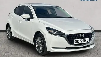 Używany Mazda 2 Inclusive 90 KM (66 kW) 2022 Biały Hatchback