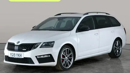 Used Skoda Octavia vRS 184 HP (135 kW) 2019 White Estate