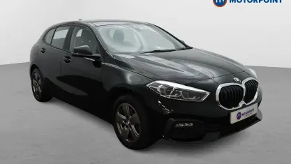 Begagnad BMW 118 140 HK (102 kW) 2019 Svart Halvkombi
