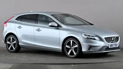 Used Volvo V40 R-Design 120 HP (88 kW) 2019 Hatchback