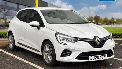 White Used 2020 Renault Clio V Play Hatchback | £9,987 (Fair price)