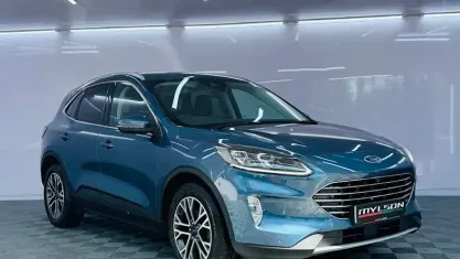 Używany Ford Kuga Titanium 120 KM (88 kW) 2020 Niebieski SUV