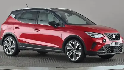 Usado Seat Arona FR 110 CV (80 kW) 2022 Rojo SUV