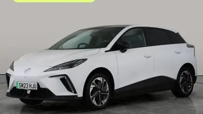 Used MG MG4 EV Trophy 150 kW (204 HP) 2023 White Hatchback
