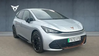Begagnad Cupra Born e-Boost 169 kW (230 HK) 2023 Silver Halvkombi