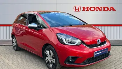 Second-hand Honda Jazz Hybrid 109 CP (80 kW) 2022 Roșu Hatchback