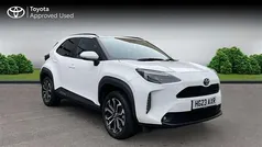 White Used 2023 Toyota Yaris Cross Design SUV | £20,927 (Fair price)