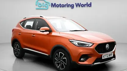Begagnad MG ZS Exclusive 111 HK (81 kW) 2023 Orange SUV