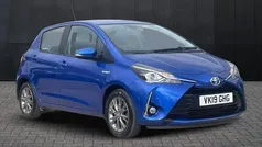 Blue Used 2019 Toyota Yaris Hybrid Hatchback | £13,449 (Fair price)