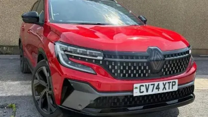 Used Renault Austral Iconic Esprit Alpine 200 HP (147 kW) 2025 Red SUV