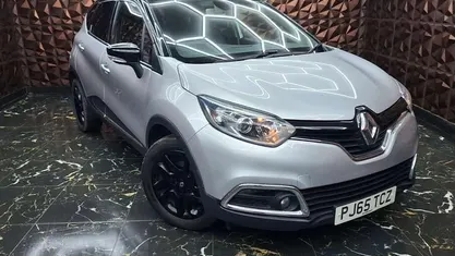 Silver/black Used 2015 Renault Captur Dynamique SUV | £7,799 (Fair price)