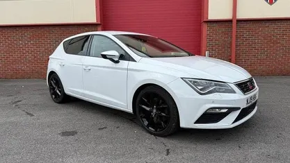 Used Seat Leon FR Sport 190 HP (139 kW) 2019 White Hatchback