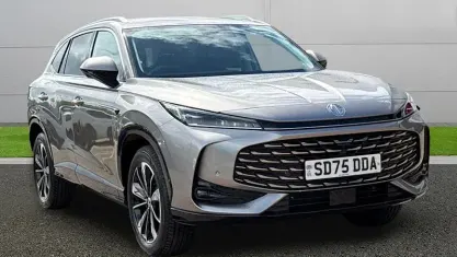 Begagnad MG HS Trophy 224 HK (164 kW) 2025 Silver SUV