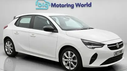 Used Vauxhall Corsa Design Edition 101 HP (74 kW) 2023 White Hatchback