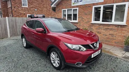 Used Nissan Qashqai Acenta Premium 116 HP (85 kW) 2014 Red SUV