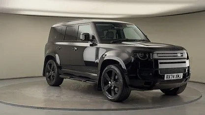 Used Land Rover Defender SE Dynamic 250 HP (183 kW) 2024 Black Estate