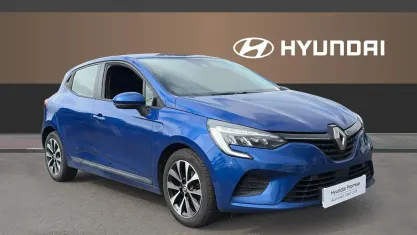 Used Renault Clio Iconic 90 HP (66 kW) 2022 Blue Hatchback