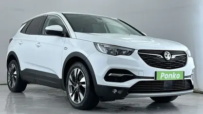 Used Vauxhall Grandland X Sport 120 HP (88 kW) 2018 White SUV