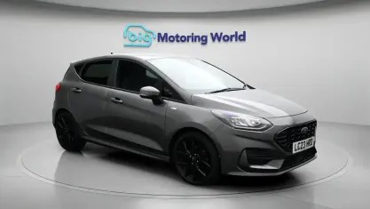 Usado Ford Fiesta ST-Line 125 CV (91 kW) 2022 Gris Utilitario