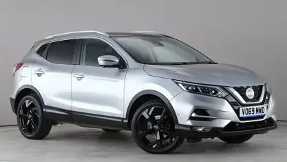 Begagnad Nissan Qashqai Tekna 140 HK (102 kW) 2019 Silver SUV