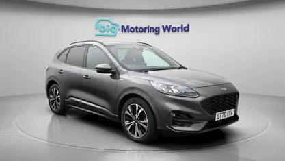 Usado Ford Kuga ST-Line X 150 CV (110 kW) 2020 Gris SUV