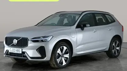 Usado Volvo XC60 Plus 349 HP (256 kW) 2023 Prateado SUV