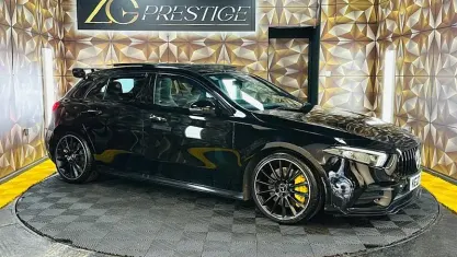 Begagnad Mercedes A35 AMG Premium Plus 306 HK (225 kW) 2022 Svart Halvkombi