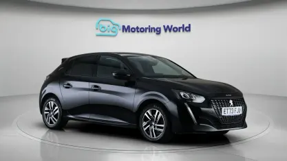 Used Peugeot 208 Allure+ 131 HP (96 kW) 2023 Black Hatchback