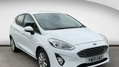 Używany Ford Fiesta Zetec 86 KM (63 kW) 2019 Biały Hatchback