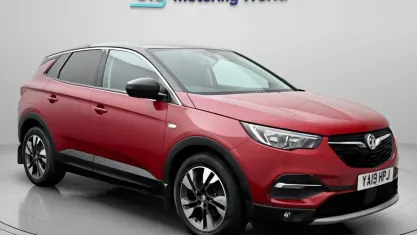 Used Vauxhall Grandland X Sport 131 HP (96 kW) 2019 Red SUV