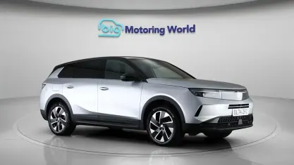 Used Vauxhall Grandland X Ultimate 136 HP (100 kW) 2025 Silver SUV