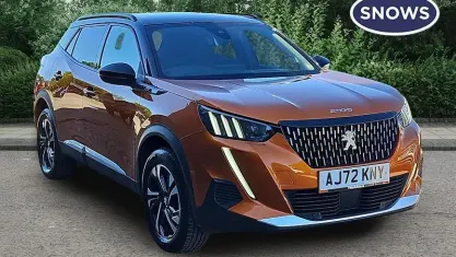 Używany Peugeot 2008 GTi 131 KM (96 kW) 2023 Pomarańczowy SUV