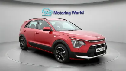 Używany Kia Niro 141 KM (103 kW) 2023 Czerwony SUV